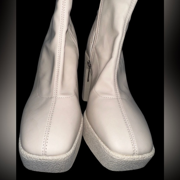 💙❤️ Gianni bini Dayore off white boots. - Picture 3 of 9